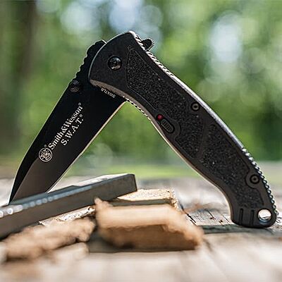 SMITH & WESSON Large S.W.A.T. M.A.G.I.C. Assisted Opening Liner Lock Folding Knife