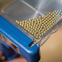 Frankford Arsenal Vibra Prime Universal Automatic Large and Small Primer Tube Filler for Reloading blue