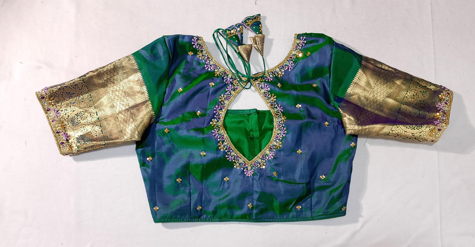 N82: Ready To Ship Beautiful Saree With Stitched Blouse N82: Ready To Ship Beautiful Saree With Stitched Blouse