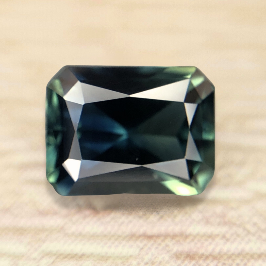 0.99ct Radiant Brilliant Cut Sapphire 0.99ct Radiant Brilliant Cut Sapphire