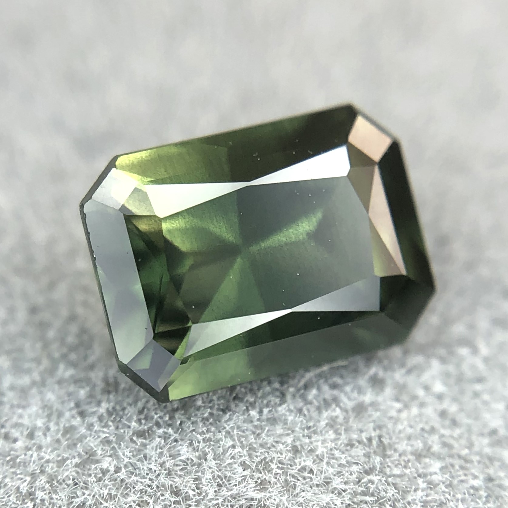 1.06ct Radiant Brilliant Cut Sapphire