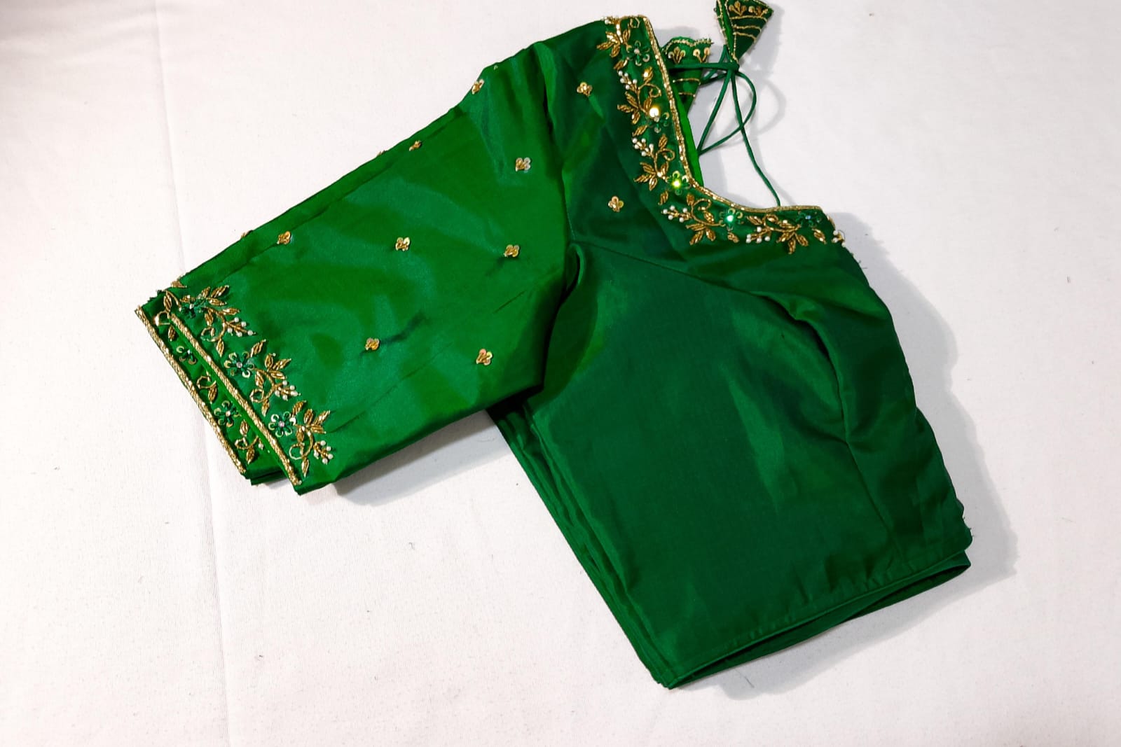 N579: Ready To Ship Beautiful Saree In With Stitched Blouse N579: Ready To Ship Beautiful Saree In With Stitched Blouse