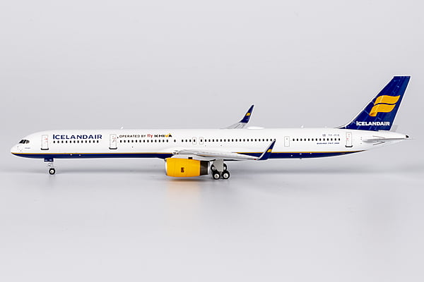 Icelandair (Fly Khiva) 757-300/wwith operated by fly KHIVA titles