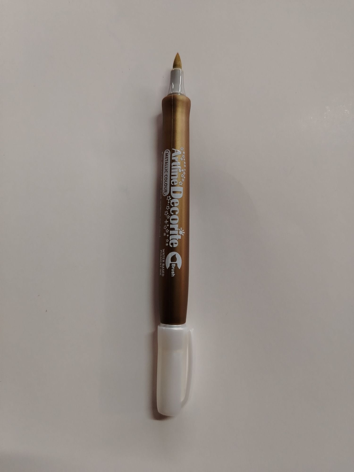 MARCADOR ARTLINE DECORITE DORADO PTA PINCEL