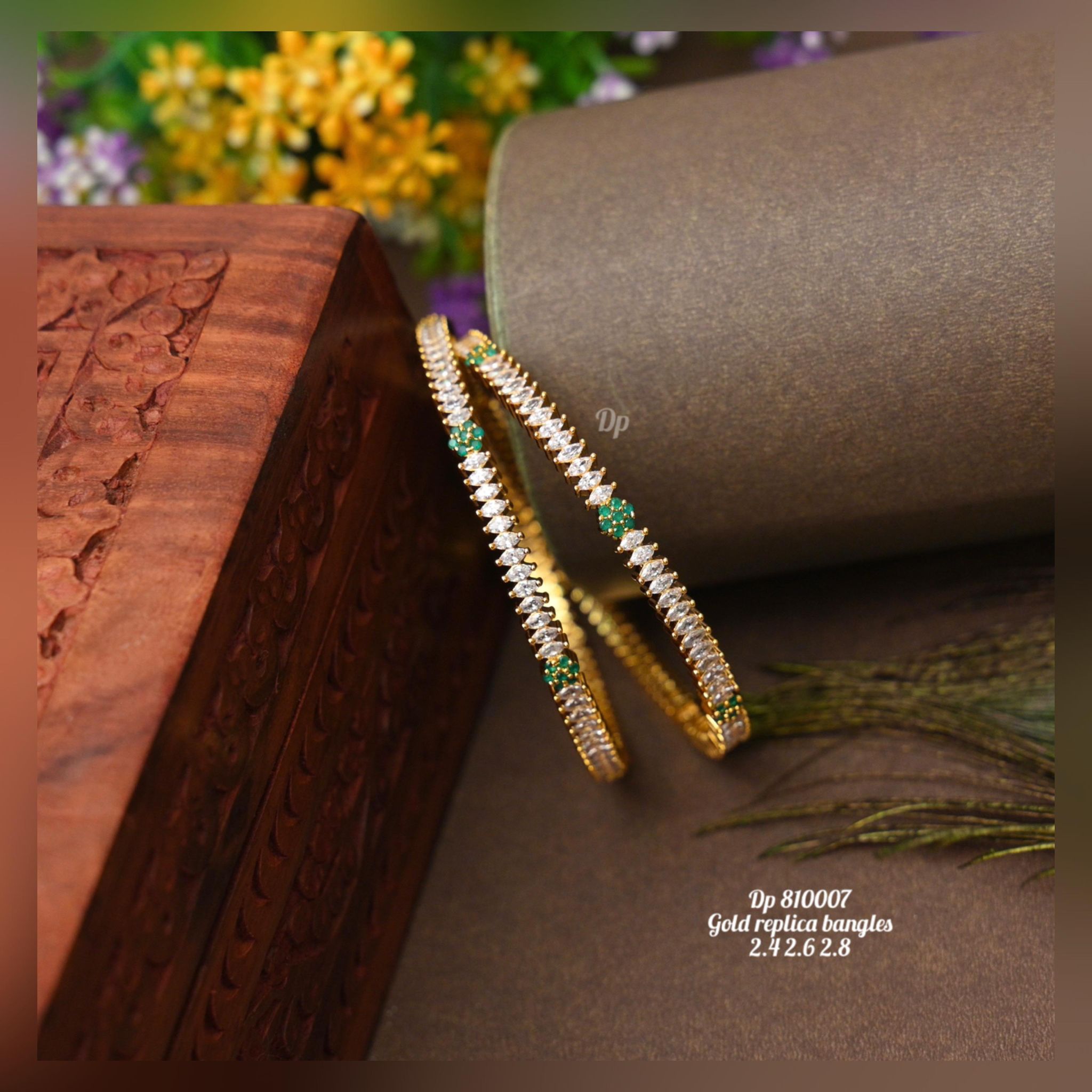 V814:Beautiful Gold Replica Bangles