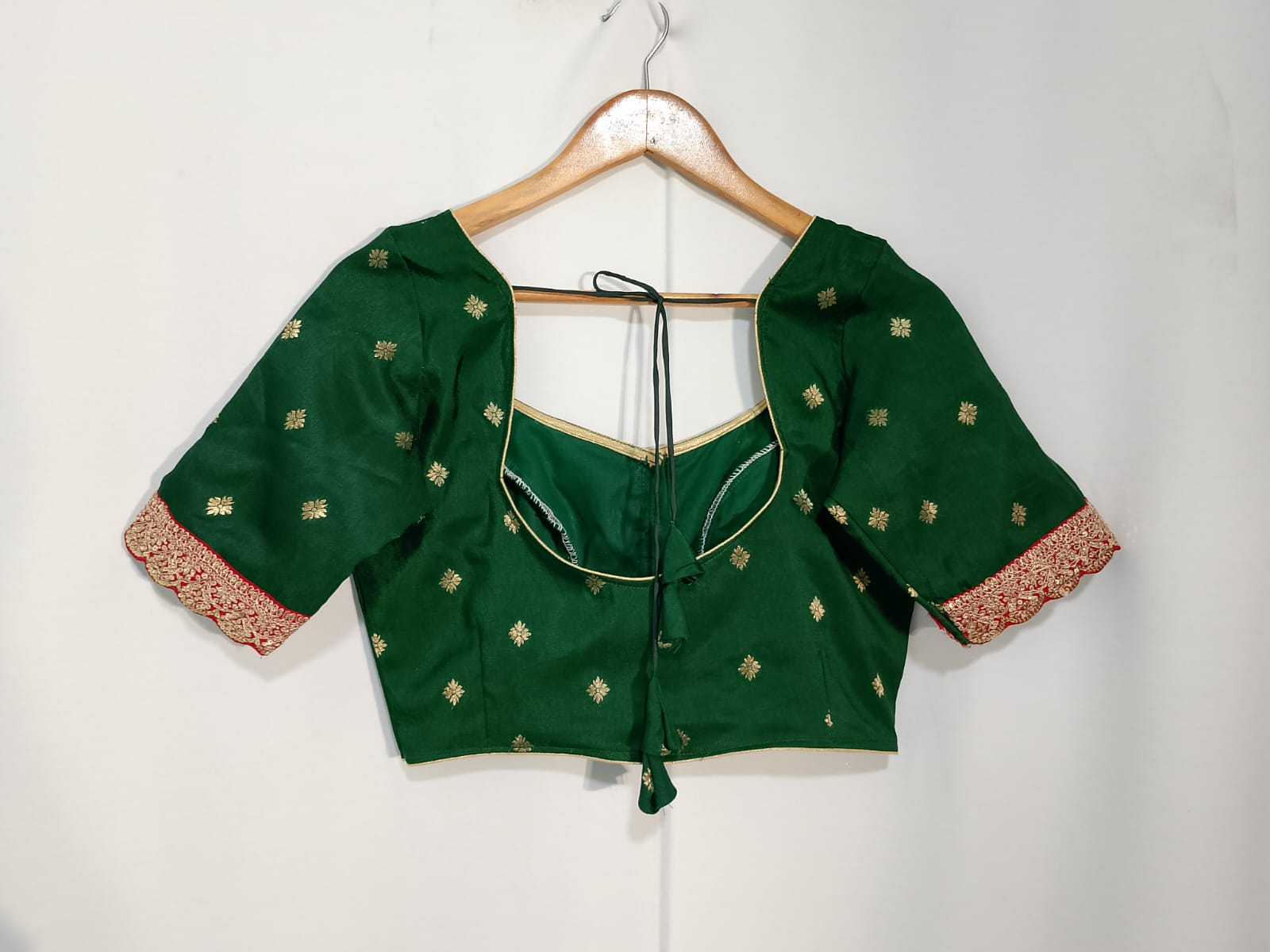 N593: Ready To Ship Beautiful Saree With Stitched Blouse N593: Ready To Ship Beautiful Saree With Stitched Blouse