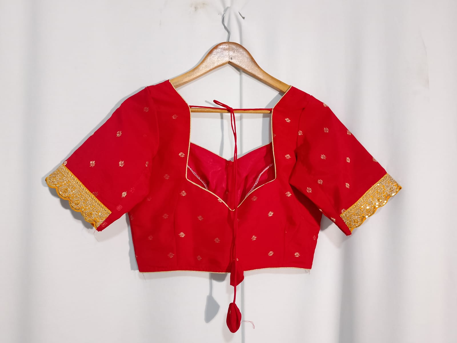 N594: Ready To Ship Beautiful Saree With Stitched Blouse N594: Ready To Ship Beautiful Saree With Stitched Blouse