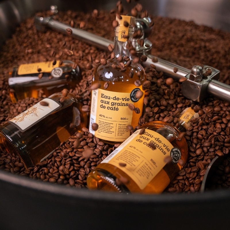 EAU-DE-VIE DE GRAINS AU CAFÉ (web) EAU-DE-VIE DE GRAINS AU CAFÉ (web)
