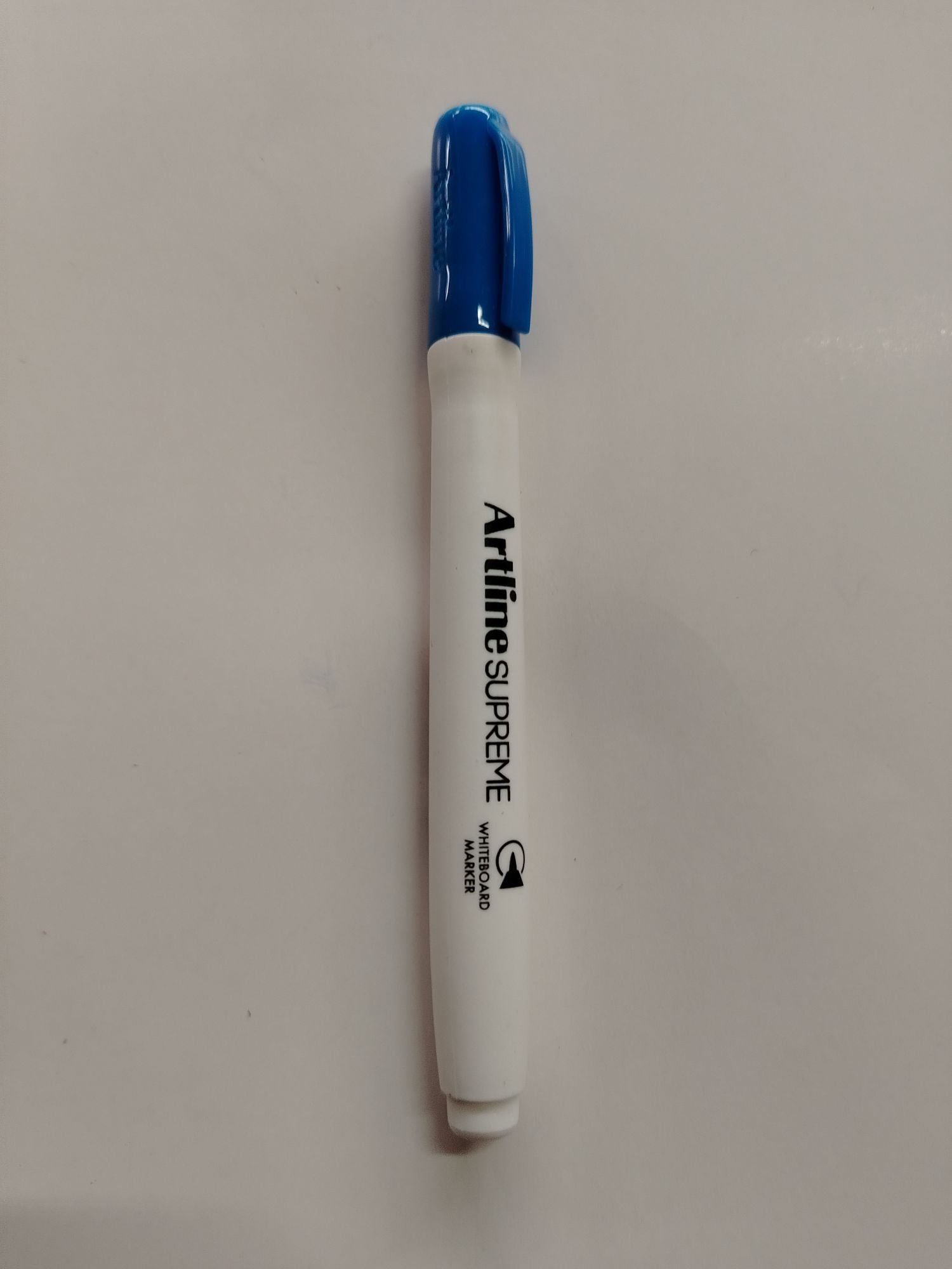 MARCADOR PIZARRA ARTLINE SUPREME AZUL PTA FINA