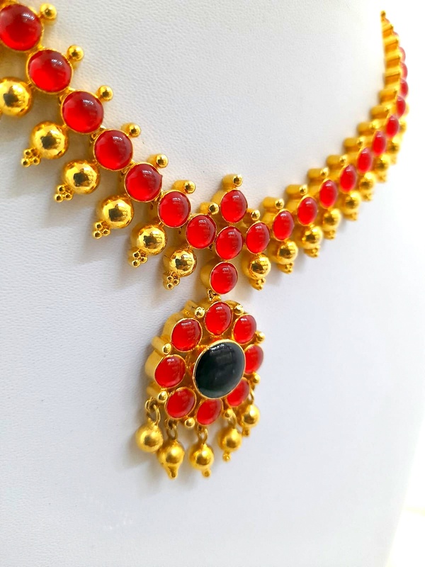 Panchalokam/Copper/Impon One Gram Gold Finish & Real Kempstones Shor Necklace/Attigai/Addige