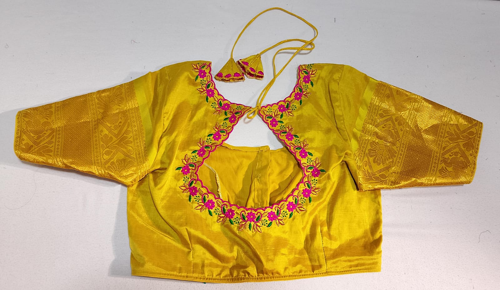 N390: Ready To Ship Beautiful Mangalagiri Saree With Stitched Embroidery Work Blouse N390: Ready To Ship Beautiful Mangalagiri Saree With Stitched Embroidery Work Blouse