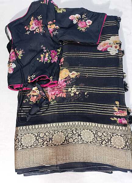 J526: Ready To Ship Beautiful Floral Printed Kadhi Chiffon Saree With Stitched Blouse