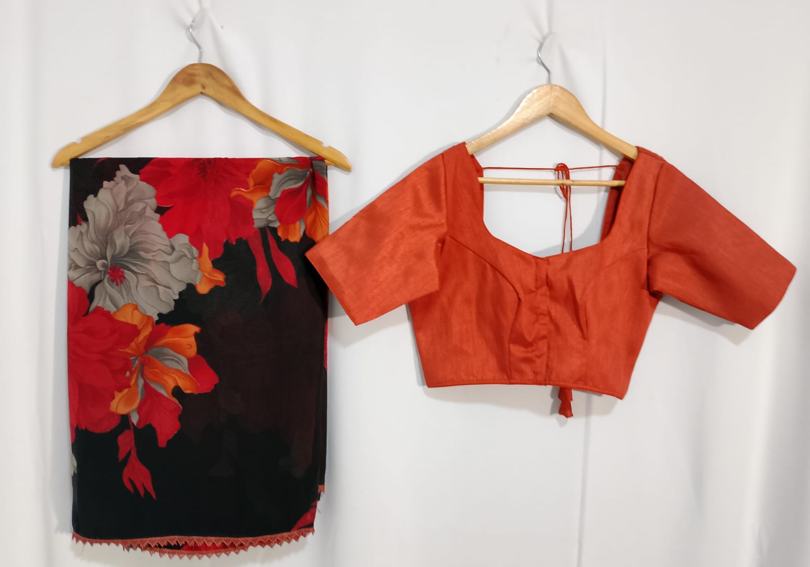 N346: Ready To Ship Beautiful Desginer Saree With Stitched Blouse