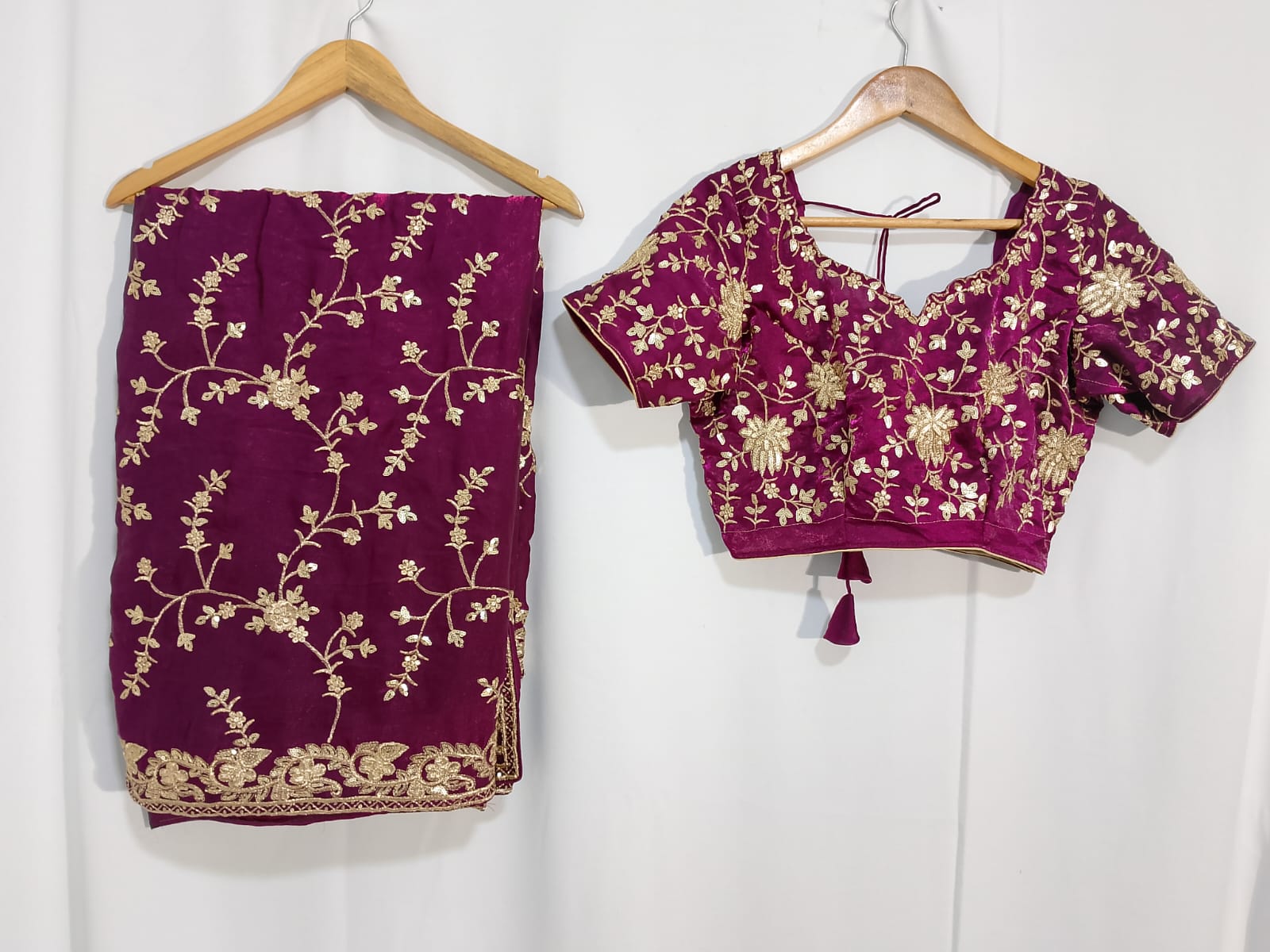 N354: Ready To Ship Beautiful Desginer Saree With Stitched Blouse