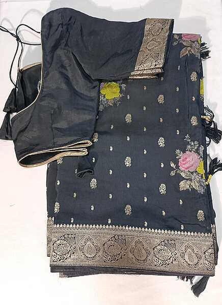 J528: Ready To Ship Beautiful Pure Munga Crepe Silk Saree With Stitched Blouse