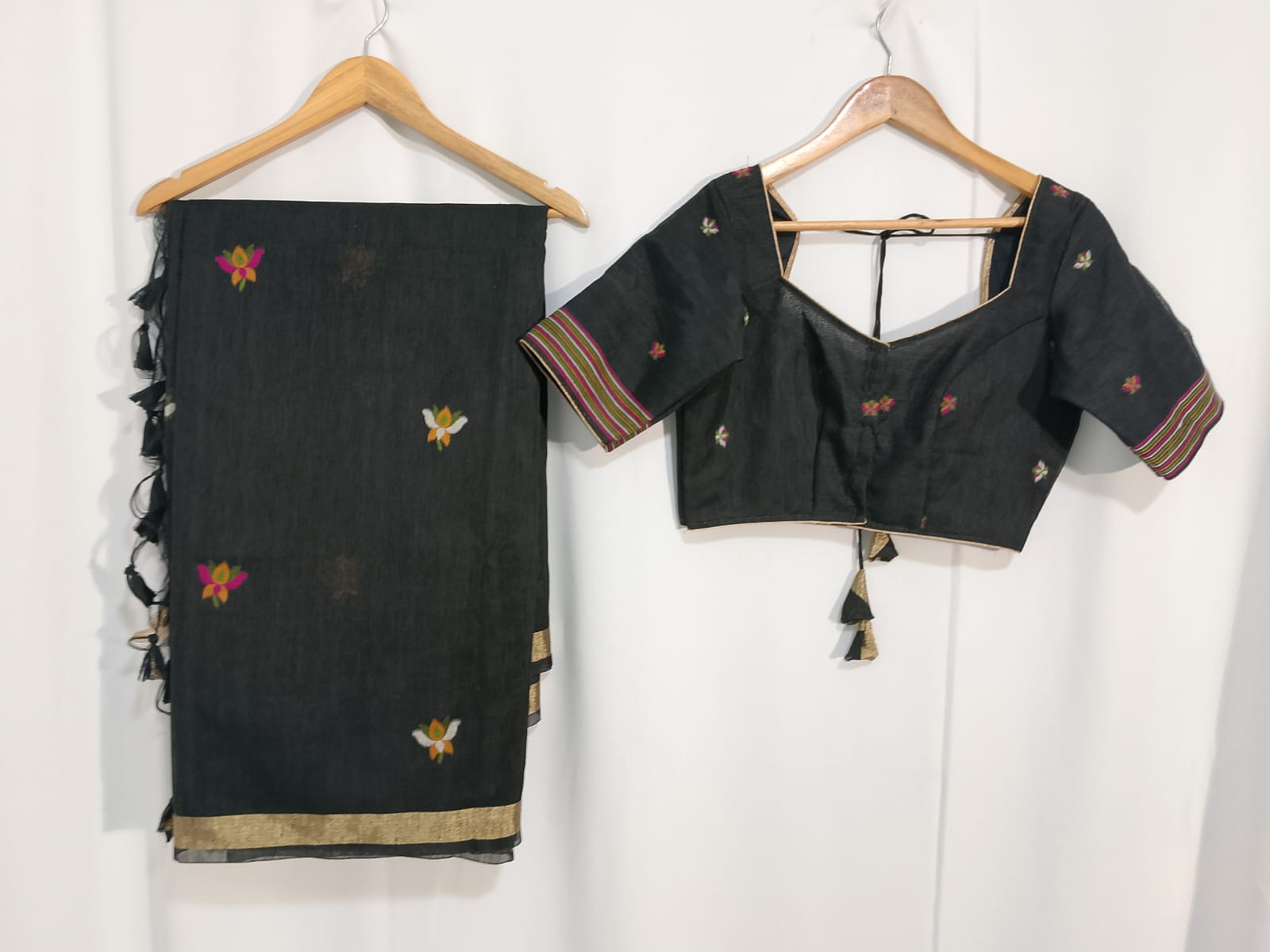 N360: Ready To Ship Beautiful Lenin Jamadhani Tissue Saree With Stitched Blouse