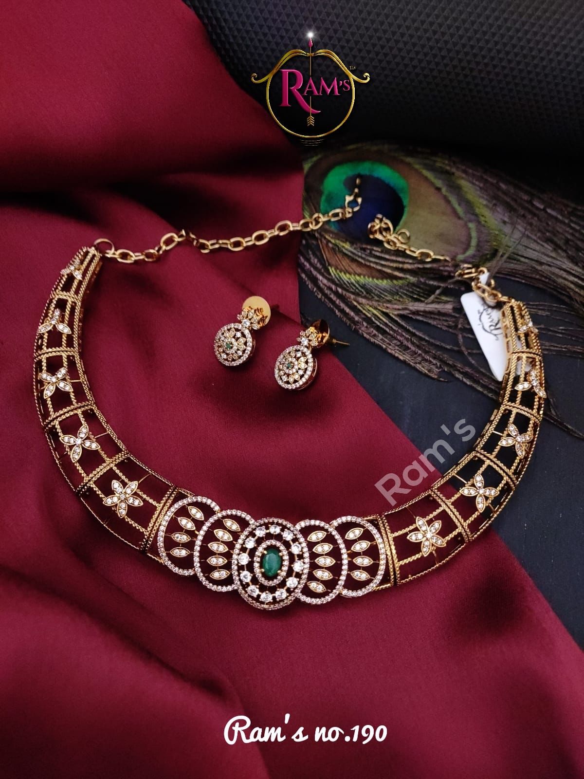 V858: Beautiful Necklace Set