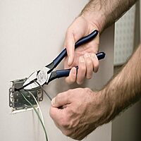 Klein Tools D213-9NE Pliers, Made in USA, 9-Inch Side Cutters, High Leverage Linesman Pliers Cut Copper