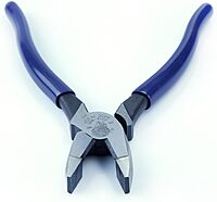 Klein Tools D213-9NE Pliers, Made in USA, 9-Inch Side Cutters, High Leverage Linesman Pliers Cut Copper