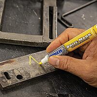 DYKEM BRITE-MARK 40 Valve-Action Threaded Cap Permanent Paint Marker (Medium Point)