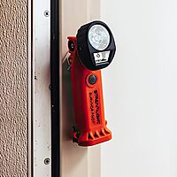 Streamlight 91830 Survivor Pivot 325-Lumen Right Angle Articulating Dual Beam Rechargeable Flashlight with 120V/100V AC/12V