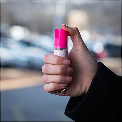 SABRE Pepper Spray With Key Ring, 25 Bursts, 10-Foot (3-Meters) Range, UV Marking Dye, Twist Lock Safety