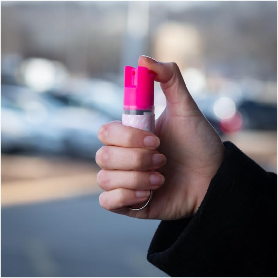 SABRE Pepper Spray With Key Ring, 25 Bursts, 10-Foot (3-Meters) Range, UV Marking Dye, Twist Lock Safety