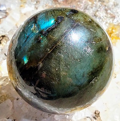 Labradorite Sphere (India) Labradorite Sphere (India)