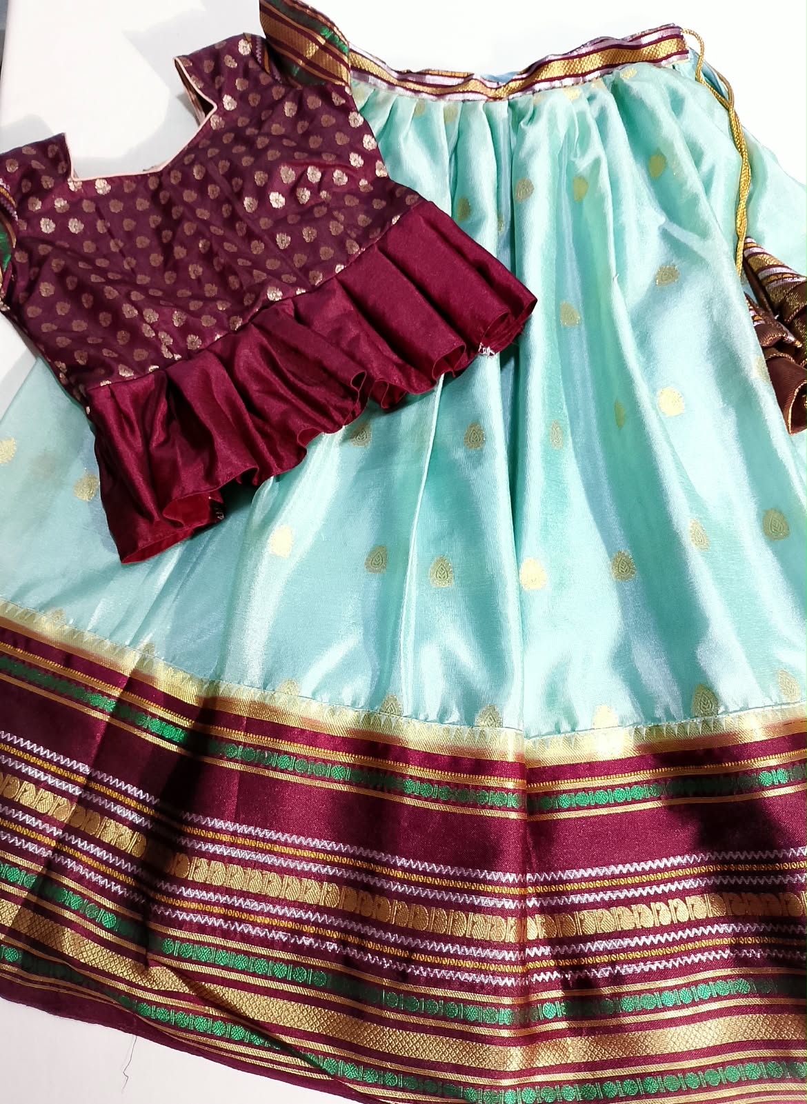 V528: Ready To Ship Beautiful Kids Lehenga Set
