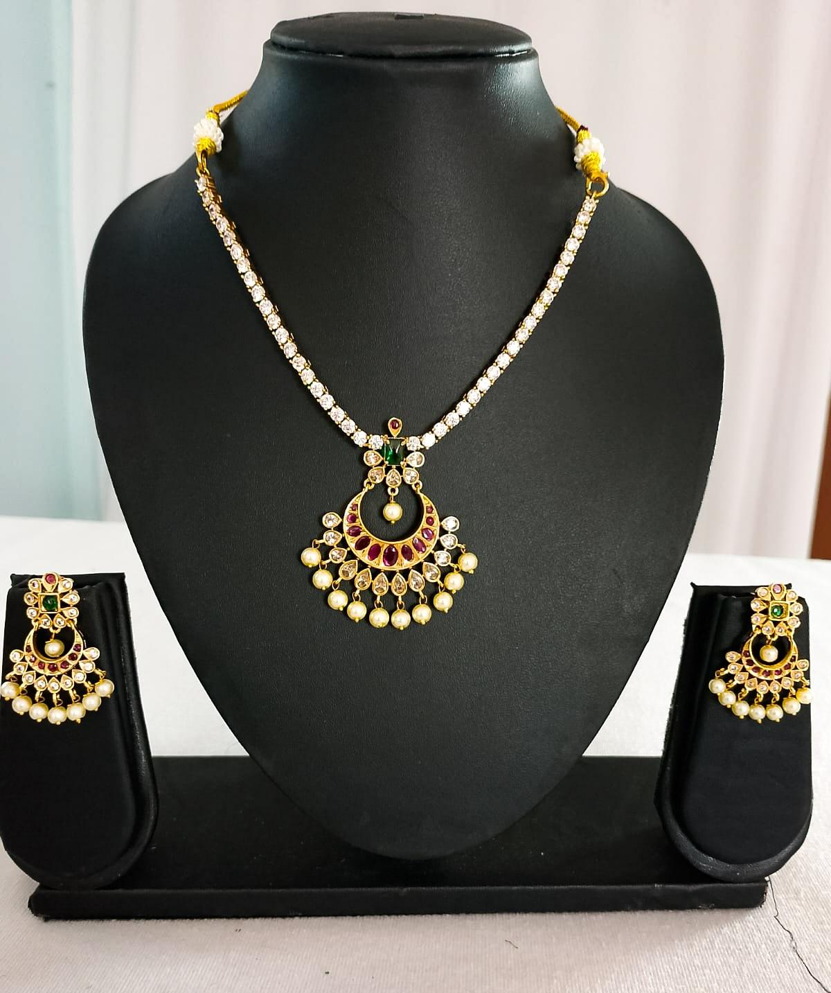 H44: Ready To Ship Beautiful Jadau Kundan Necklace Set