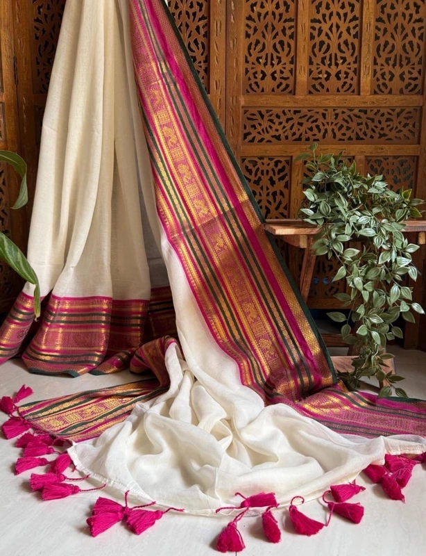 Mulcotton Saree with Kanjee Border- Offwhite Color