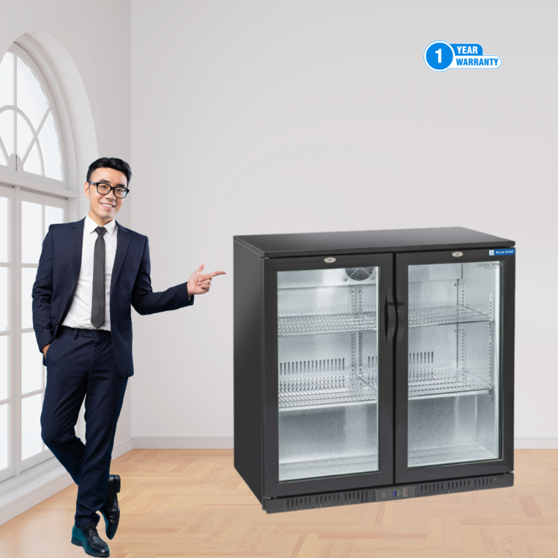 Keep your beverages perfectly chilled and on display with this sleek and efficient refrigerator.