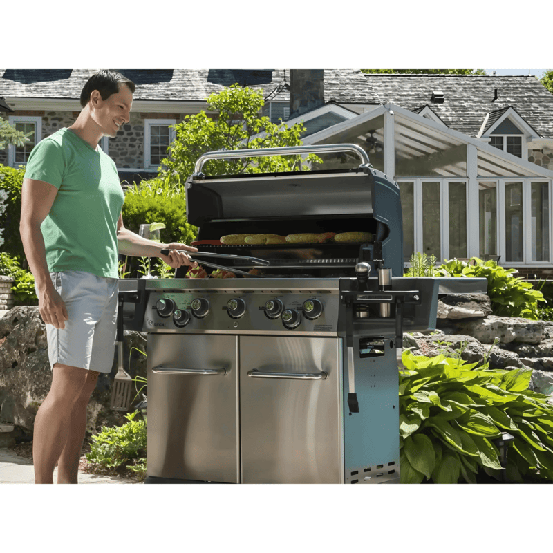 Broil King Regal™ S 590 IR Gas Grill