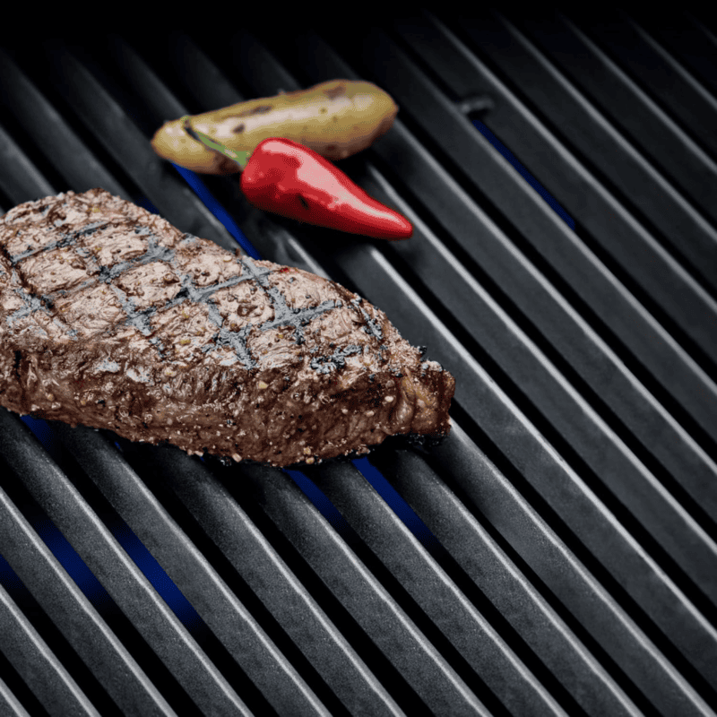 Broil King Regal™ Charcoal Grill 400