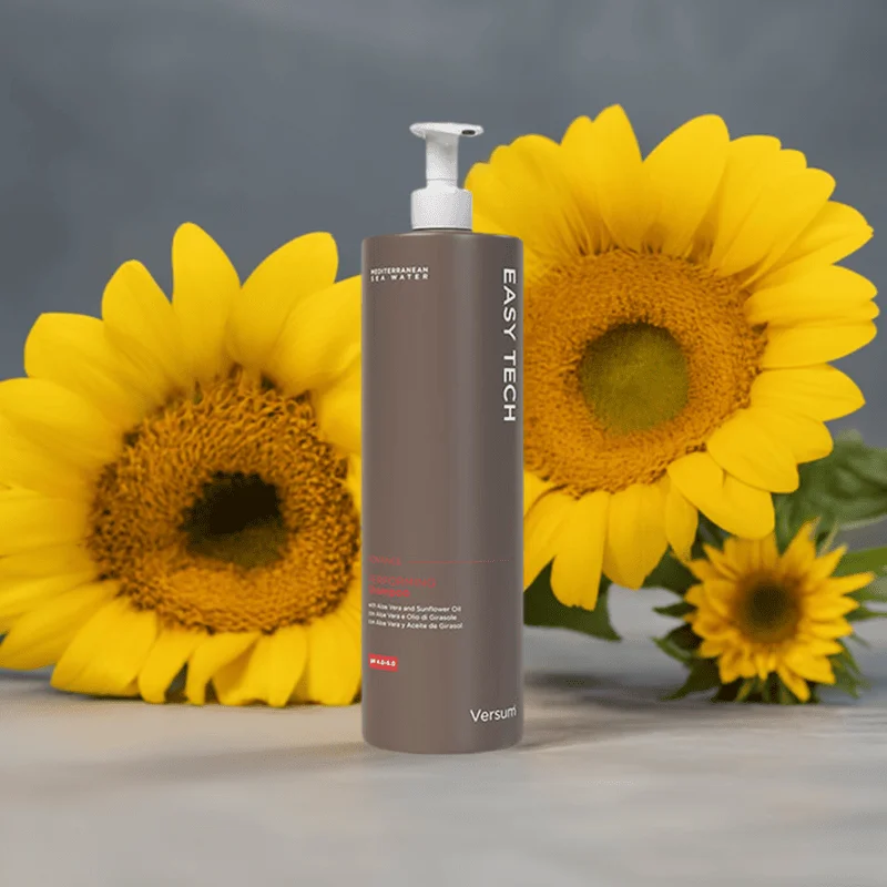Performing Shampoo Versum with sunflower and aloe vera for daily cleansing