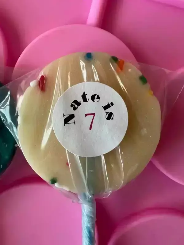 Cakebatter Flavored Lollipop Cakebatter Flavored Lollipop