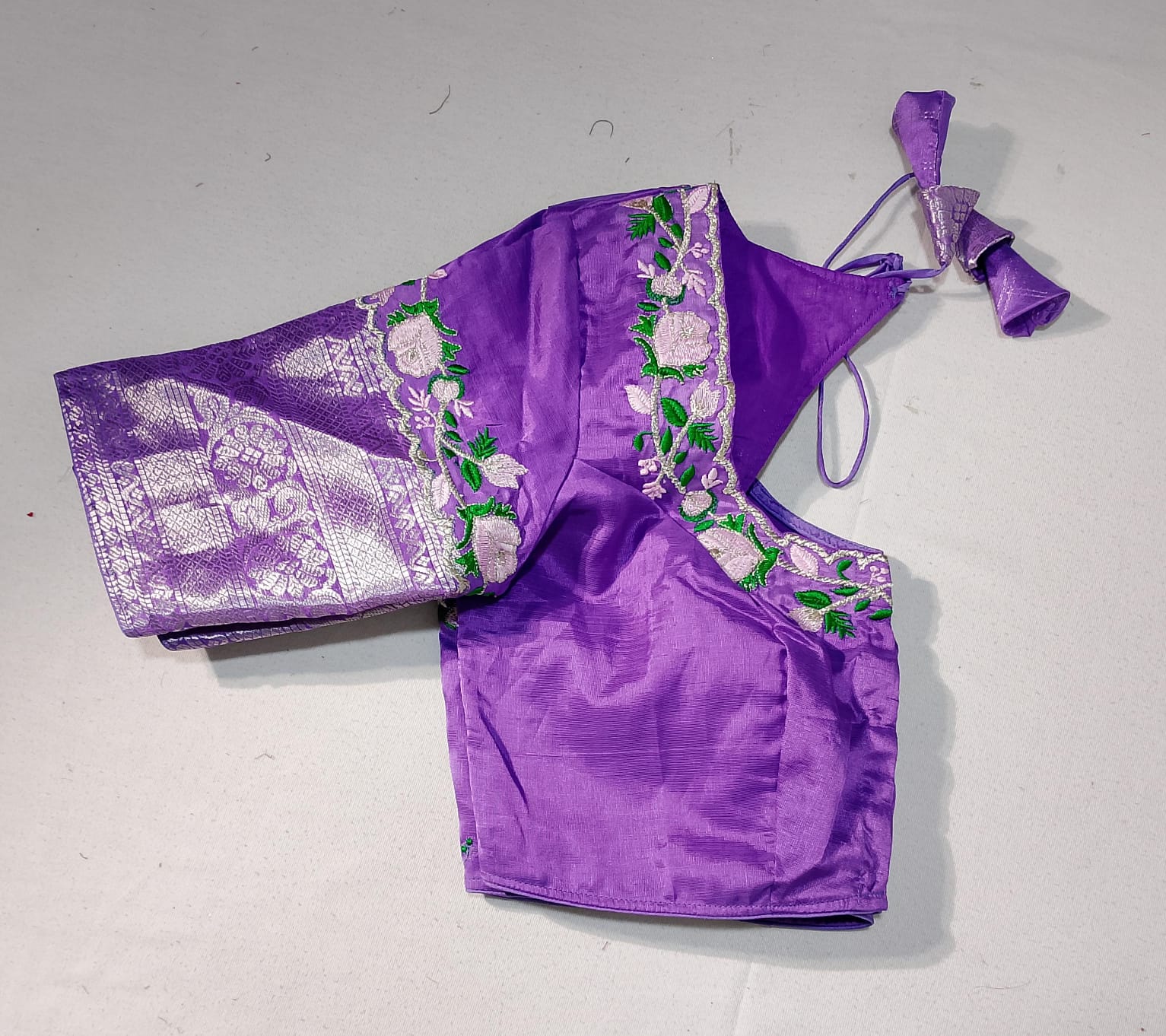 N261: Ready To Ship Beautiful Saree With Stitched Blouse