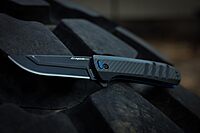 OUTDOOR EDGE Razor VX4 | Replaceable Blade EDC Folding Pocket Knife | 3" Blade, Ceramic Ball Bearings, Reversible Pocket Clip | Outdoor, Camping, Survival, Utility Black