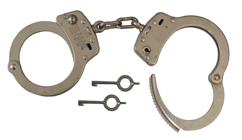 Smith & Wesson Model 104 Maximum Security Handcuffs