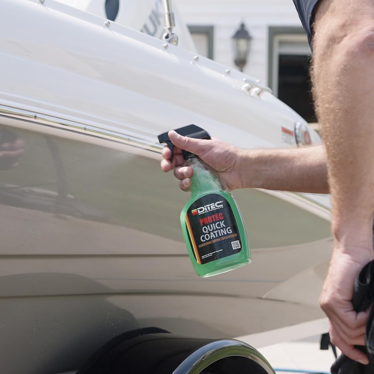 Marine PROTEC Quick Coating Protection Spray - Glossy Finish for Boat Paint and Gelcoat 24 oz.