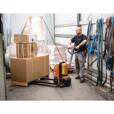 UNICRAFT EHW 12 – Electric Pallet Truck