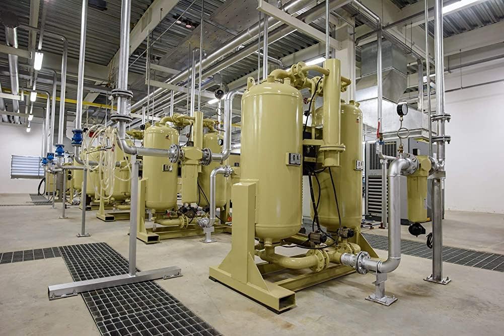 Zep Professional Heavy-Duty Powdered Concrete Cleaner, 40Lb. Bucket, Biodegradable, Dissolves Quickly and Removes Tough