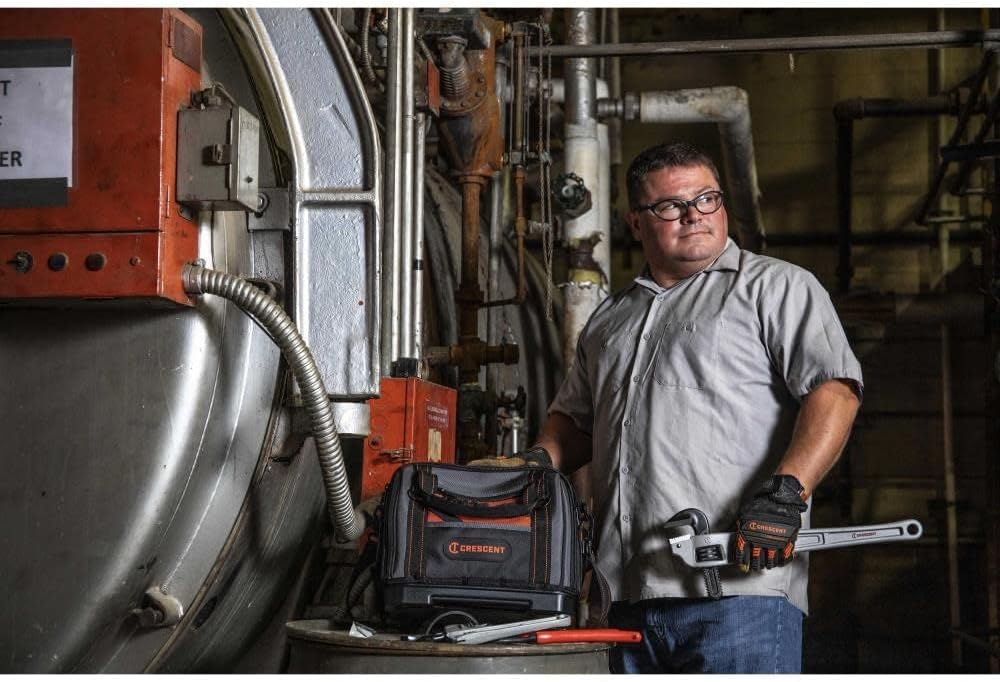 Crescent Aluminum Offset Handle Pipe Wrench - Heavy Duty Plumbing Tool for Tight Areas - Adjustable Home Repair Hand Tool