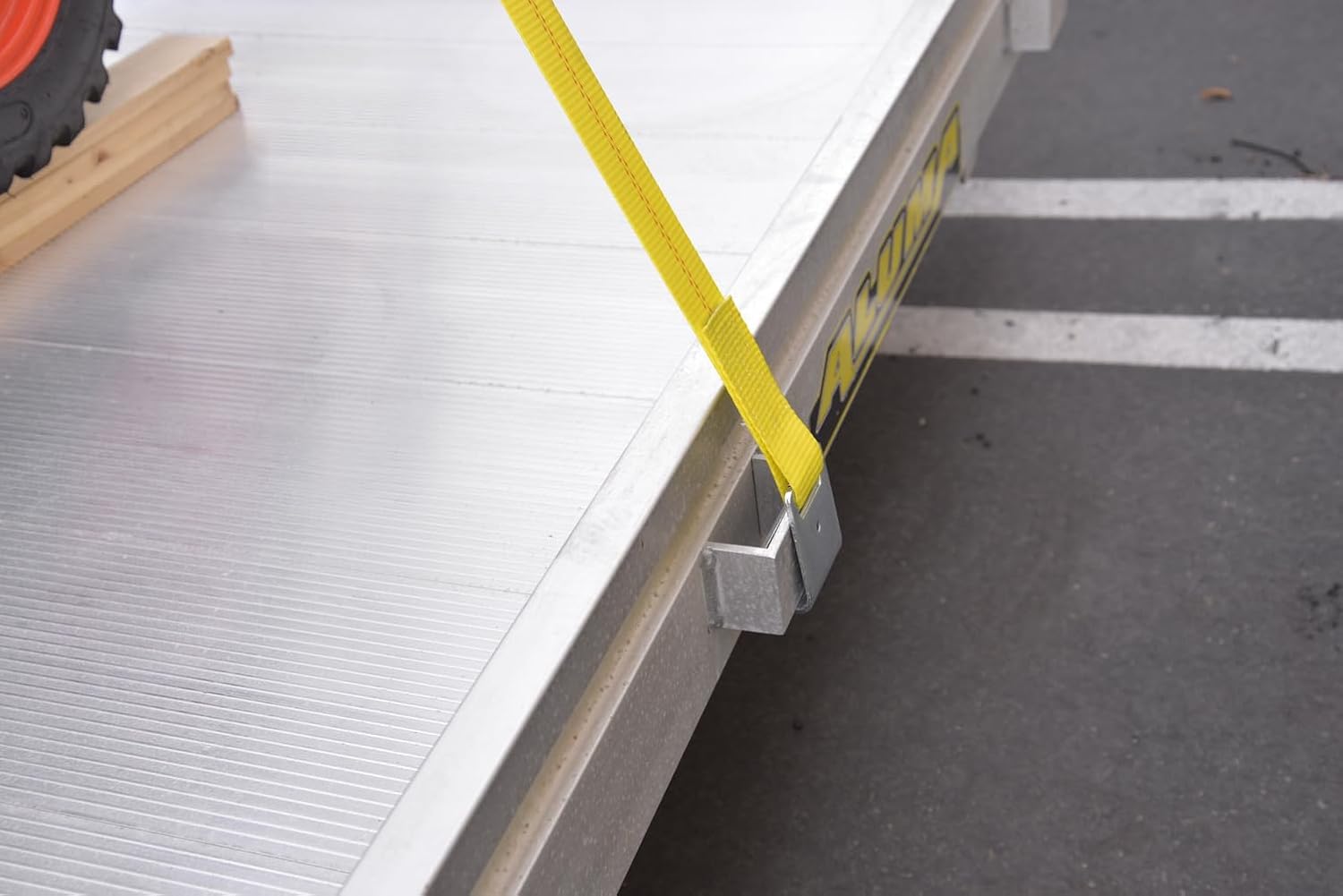 Keeper – 2” x 27’ Heavy Duty Ratchet Tie-Down with Flat Hooks - 3,333 lbs. Working Load Limit and 10