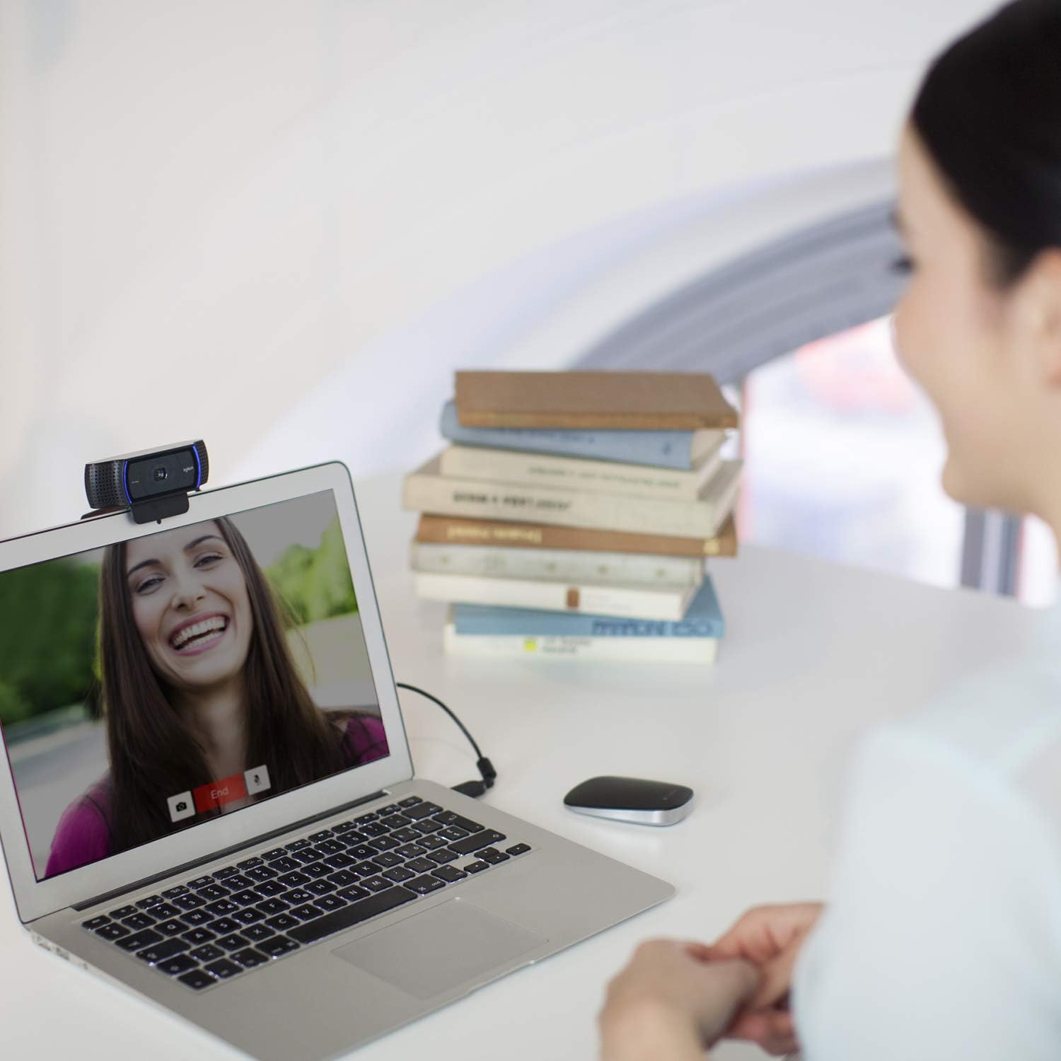 Logitech C920S HD Pro Webcam, Full HD 1080p/30fps Video Calling, Clear Stereo Audio, Light Correction, Privacy Shutter