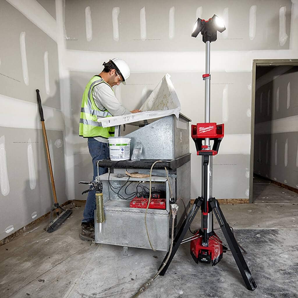 Milwaukee M18 ROCKET Tower Light/Charger - 18V, 3,000 Lumens