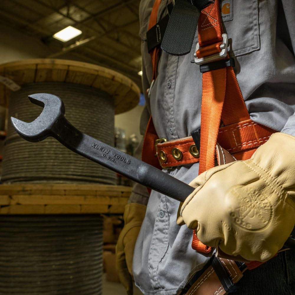 Klein Tools 3214 Spud Wrench, Made in USA, 1-5/8-Inch Nominal Opening, 1-Inch Bolt for U.S. Heavy Nut Standard