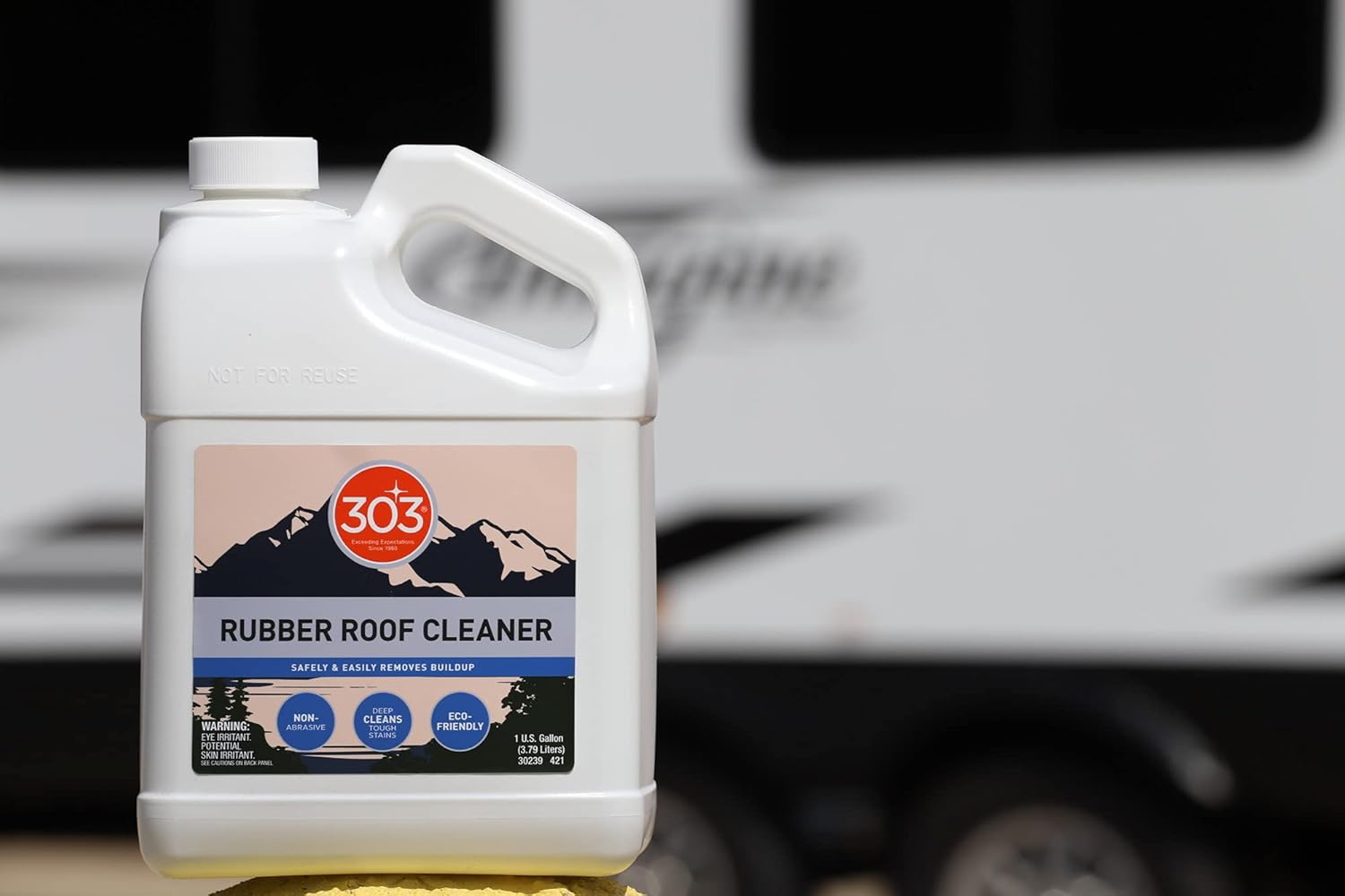 303 Products Rubber Roof Cleaner - Removes Build Up On The Rubber Roofs of RVs, Campers, Pop-Ups, and Motorhomes