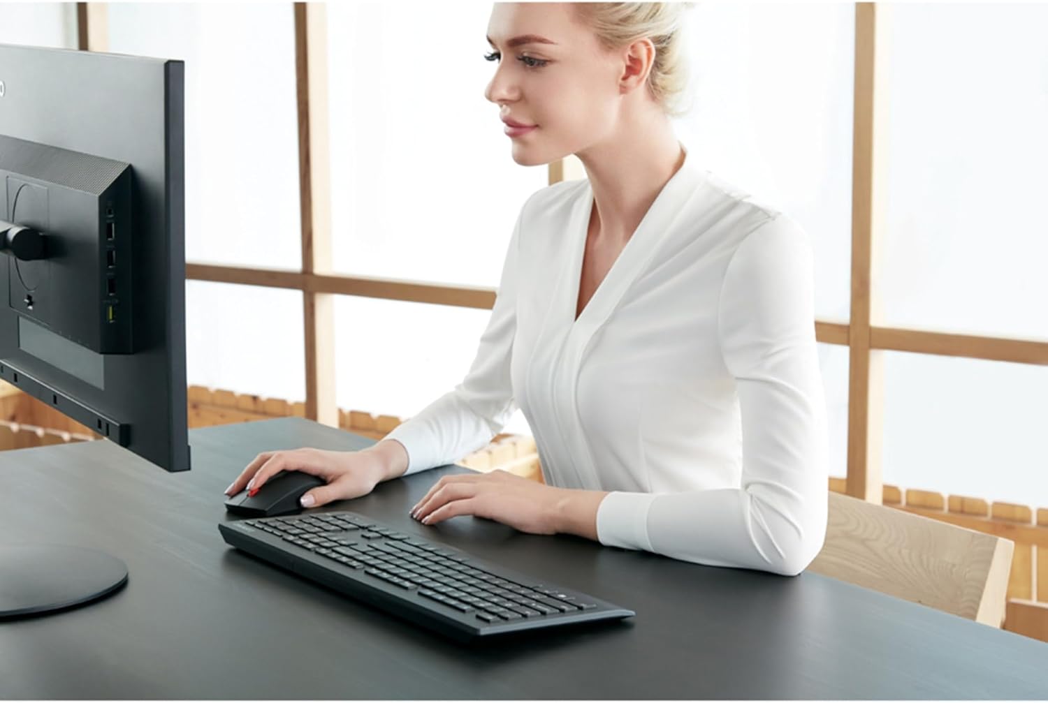 Lenovo Professional Wireless Keyboard and Mouse Combo, 2.4 GHz USB Wireless Receiver, Full Size Ambidextrous Mouse