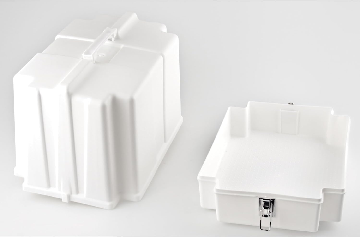 Brother 5300A Sewing Machine Storage Case, 19-1/8inH x 12-1/2inW x 13inL, Off-White